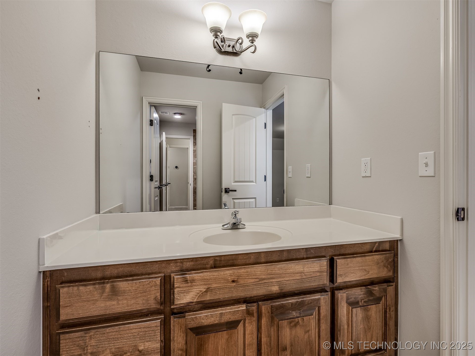 6083 E 143rd Place Property Photo 76