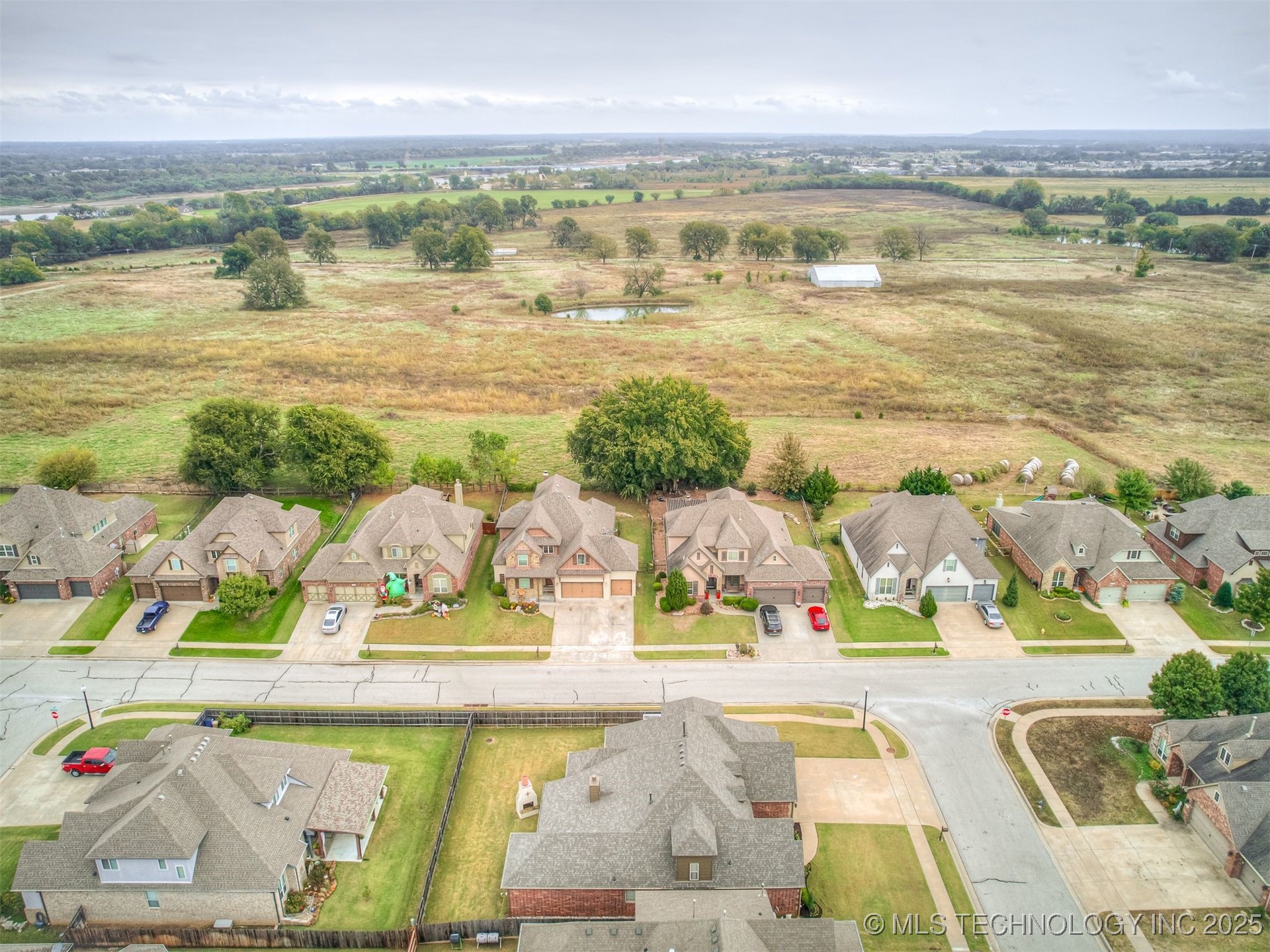 6083 E 143rd Place Property Photo 93
