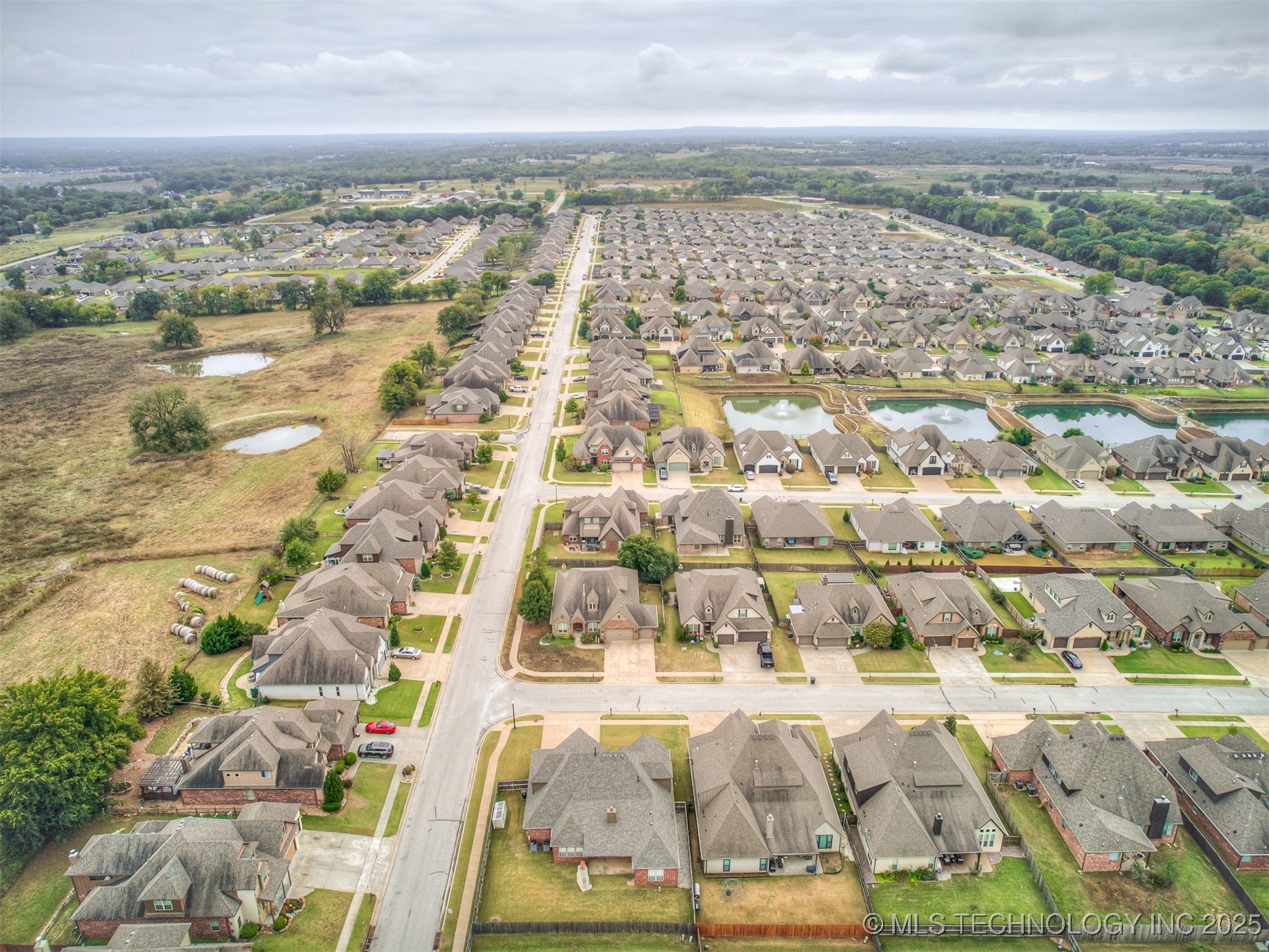 6083 E 143rd Place Property Photo 95