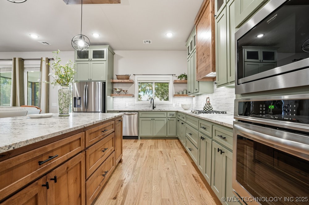 9218 N 141st East Avenue Property Photo 8