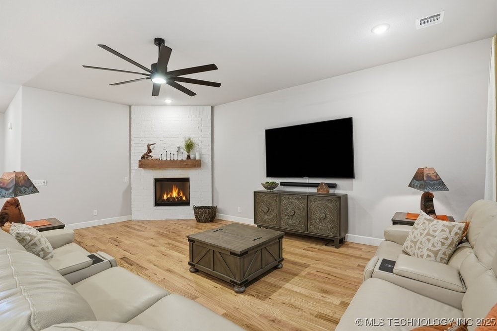 9218 N 141st East Avenue Property Photo 11