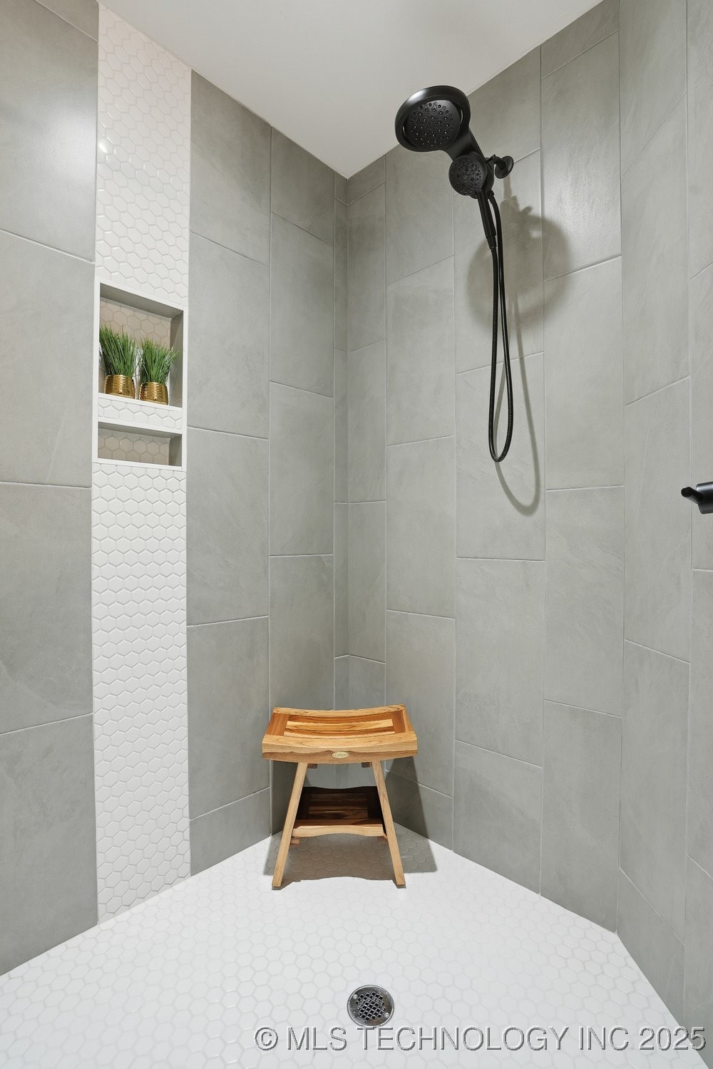 9218 N 141st East Avenue Property Photo 23