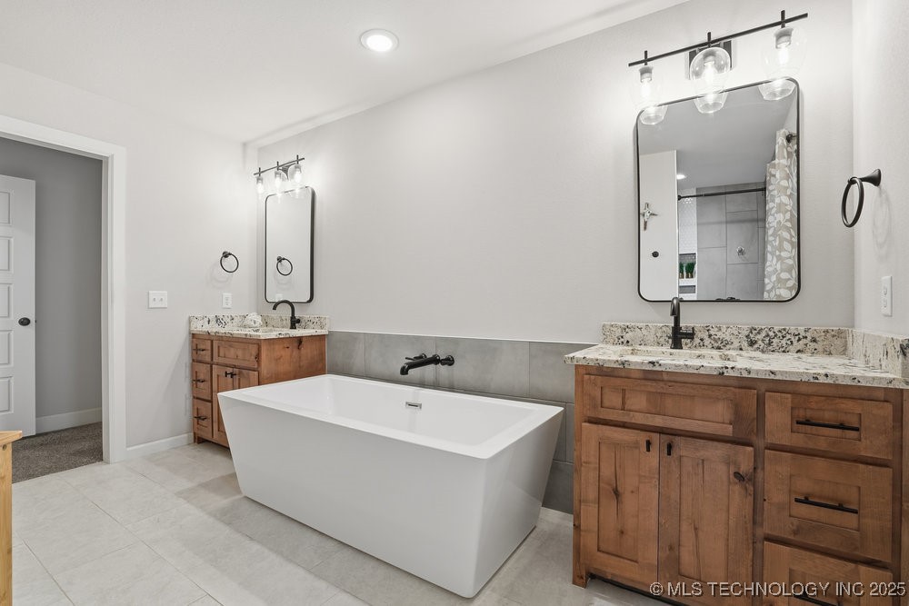 9218 N 141st East Avenue Property Photo 24