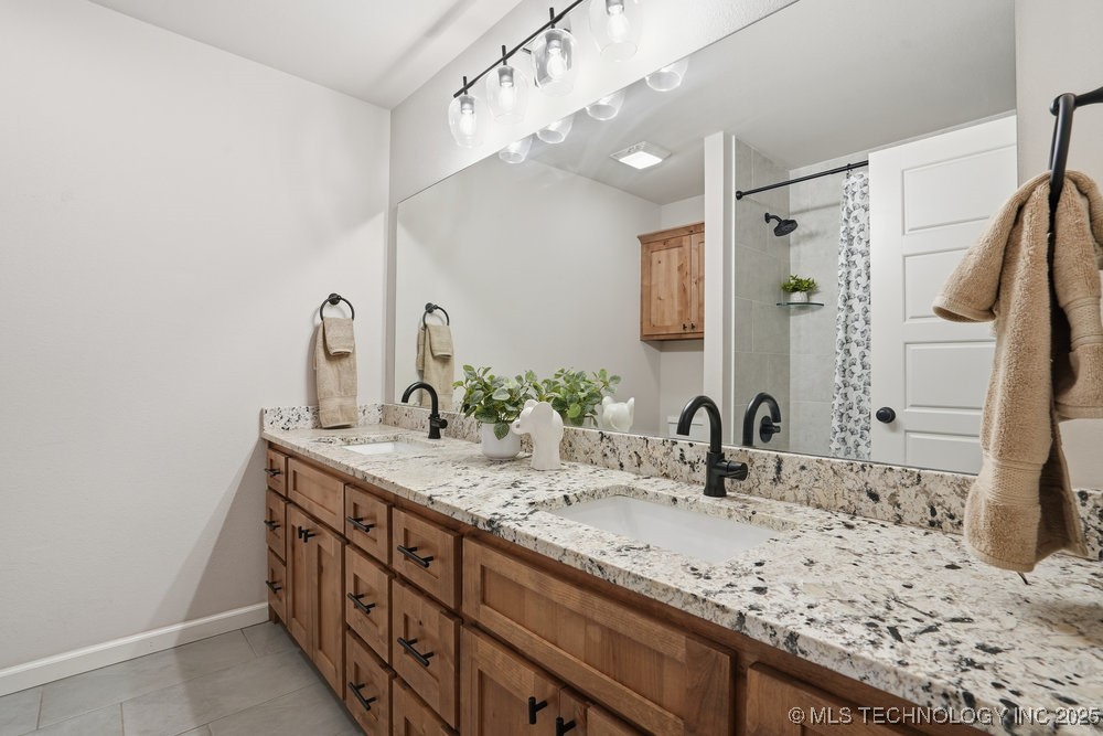 9218 N 141st East Avenue Property Photo 29