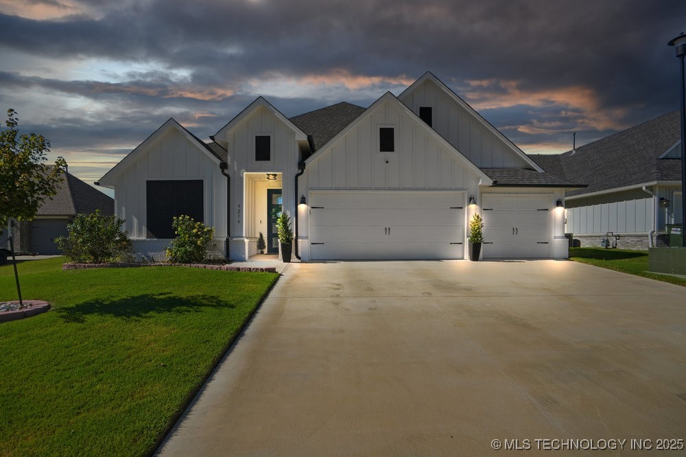 9218 N 141st East Avenue Property Photo 44