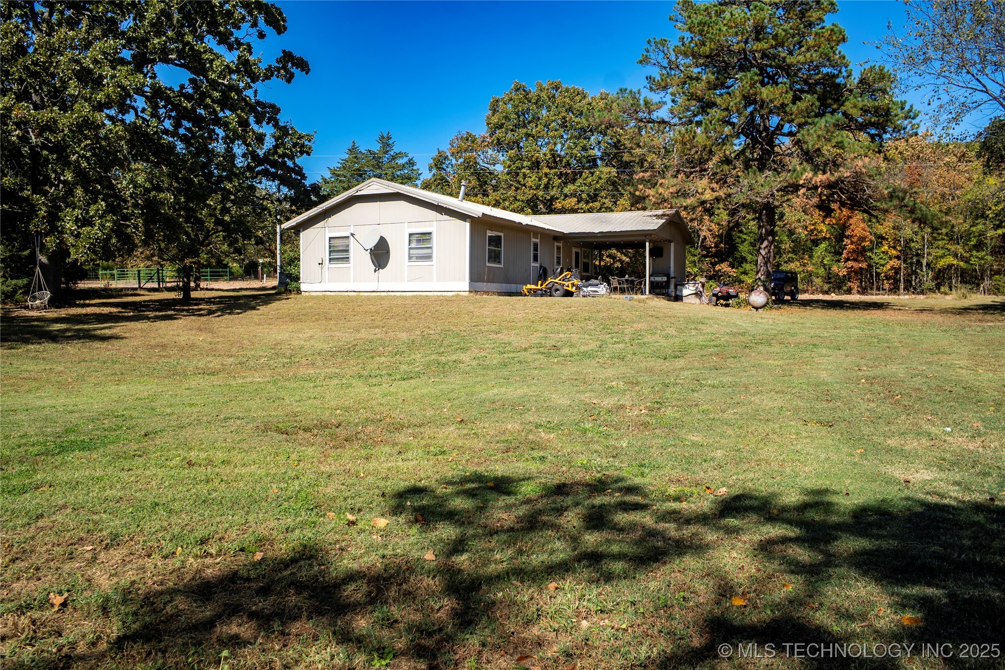 466022 E 800 Property Photo 3