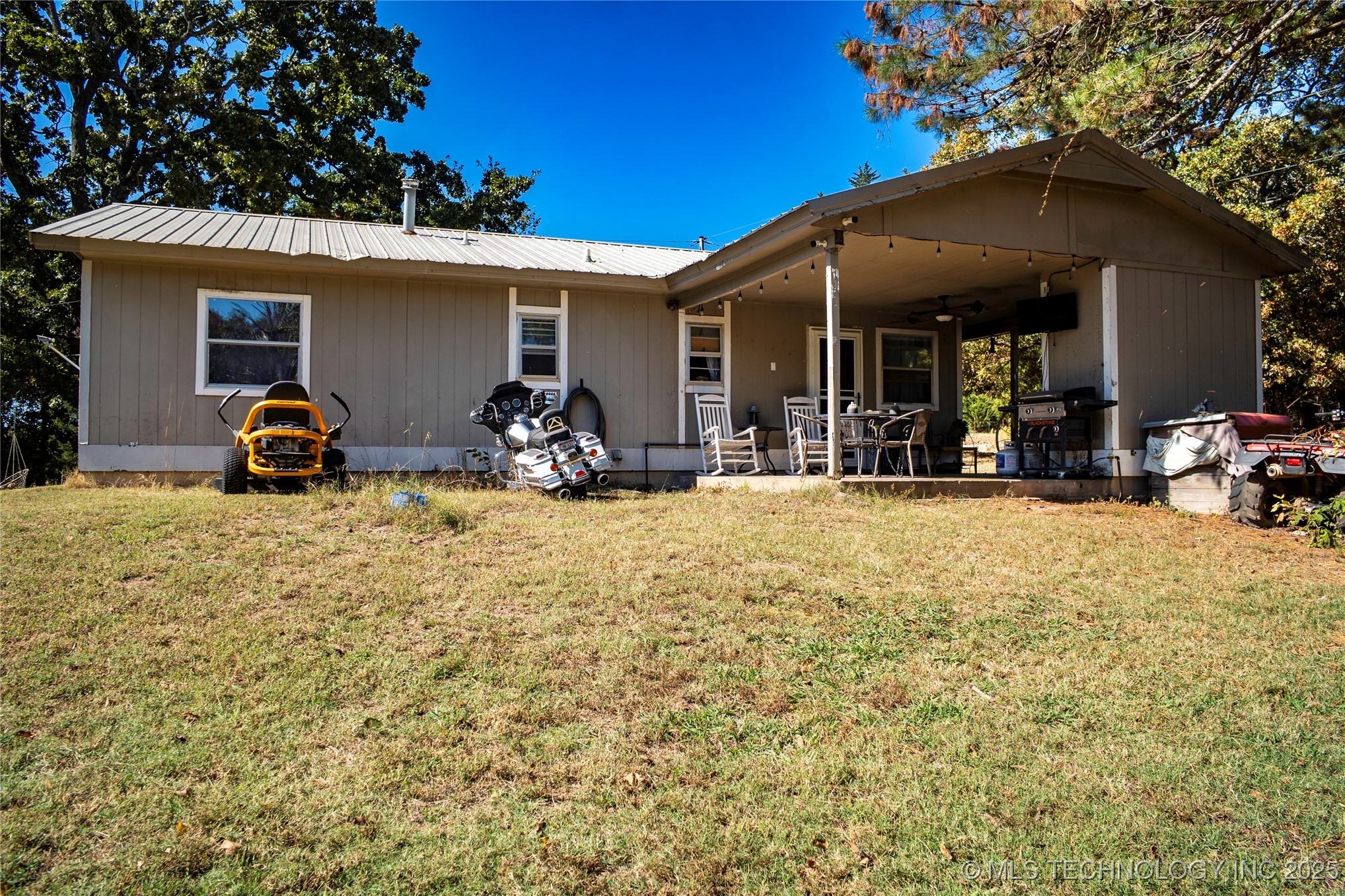 466022 E 800 Property Photo 4