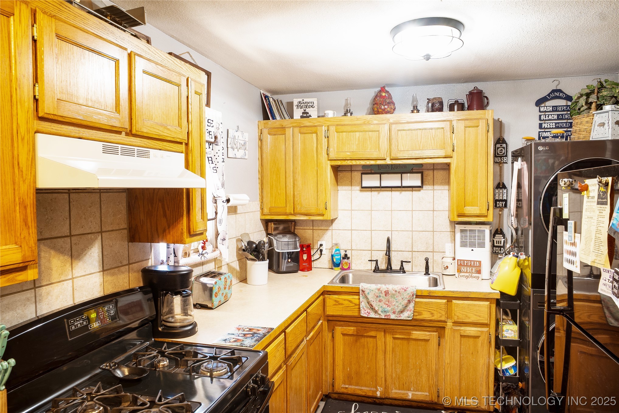 466022 E 800 Property Photo 9