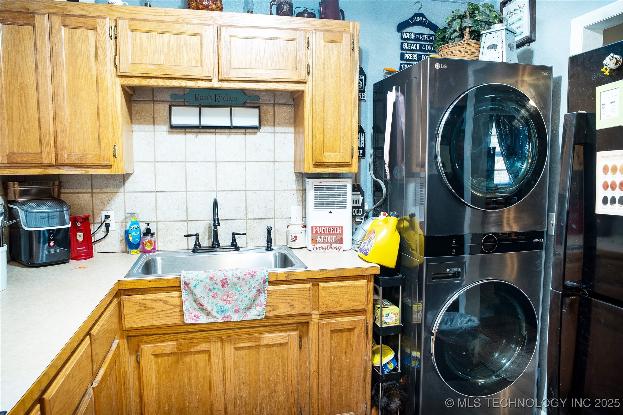 466022 E 800 Property Photo 10