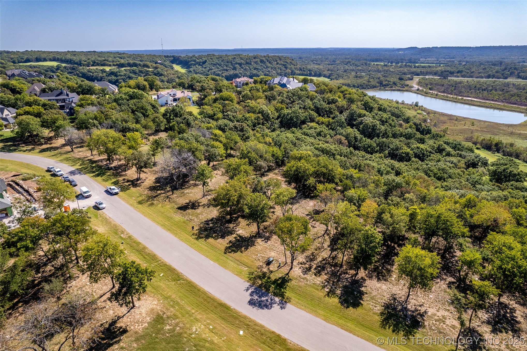 5883 N Eagle Road Property Photo 7