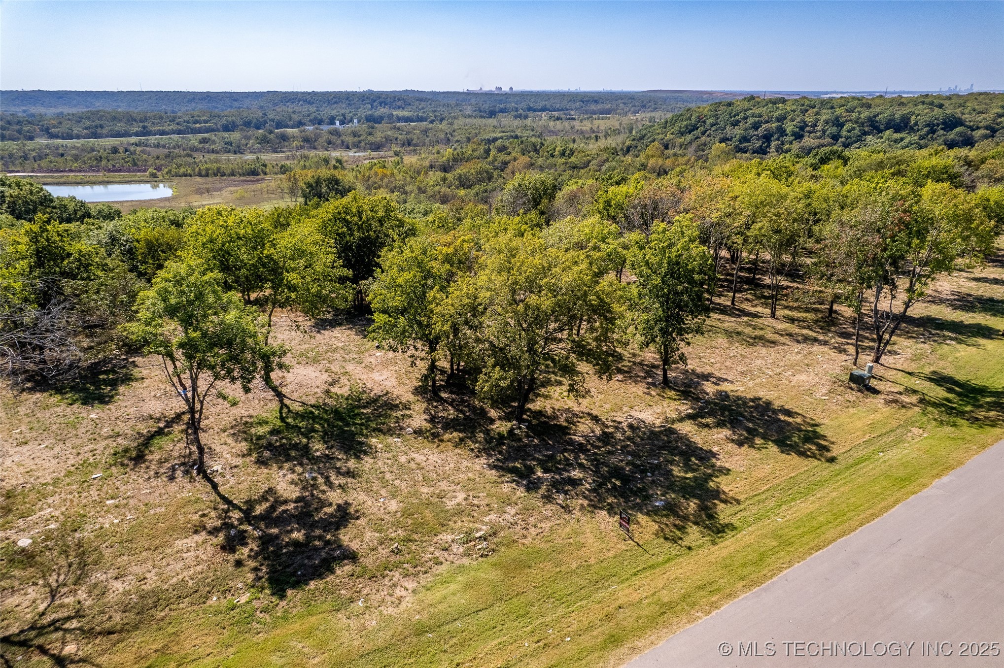 5883 N Eagle Road Property Photo 10