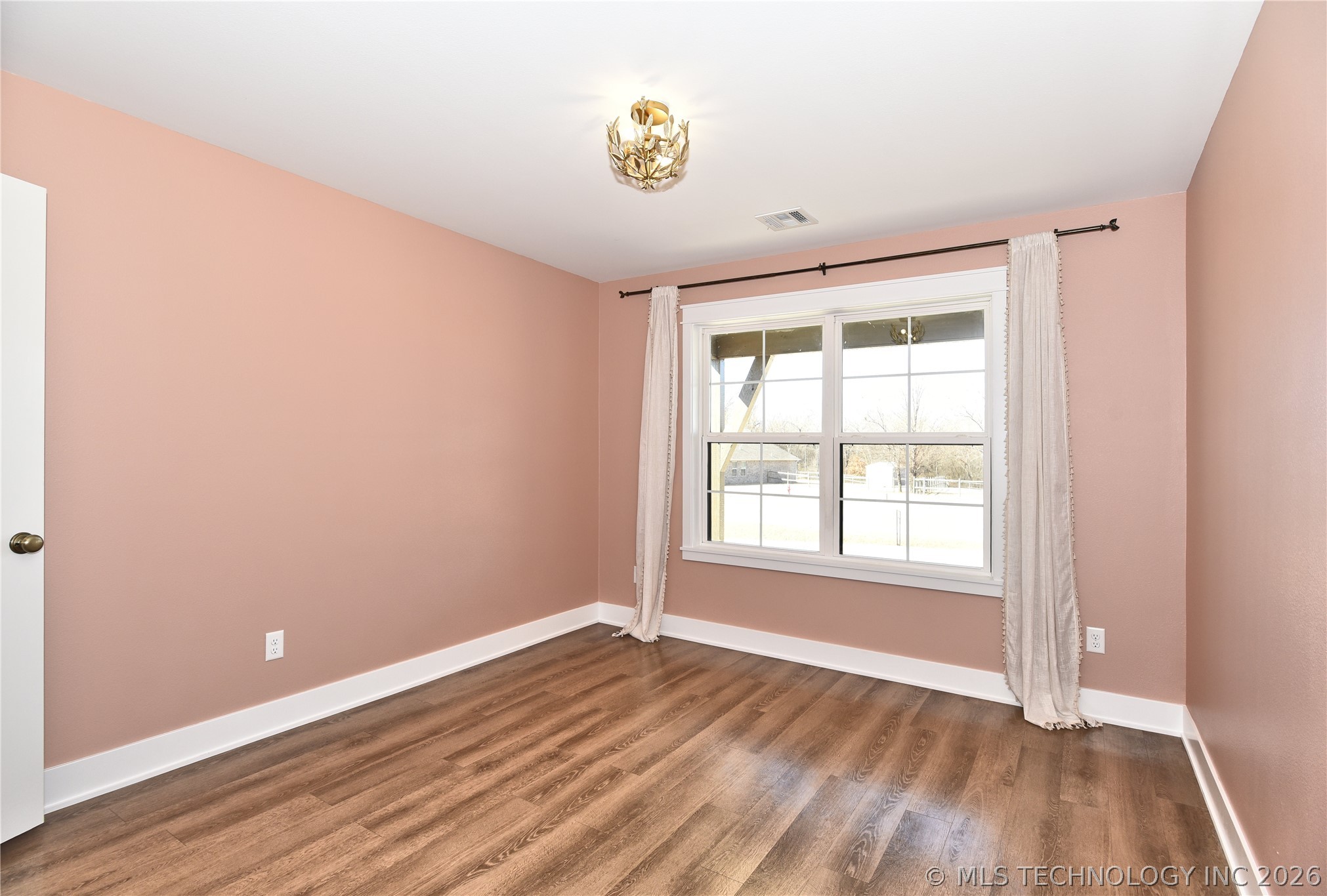 8901 N 63rd Avenue E Property Photo 26