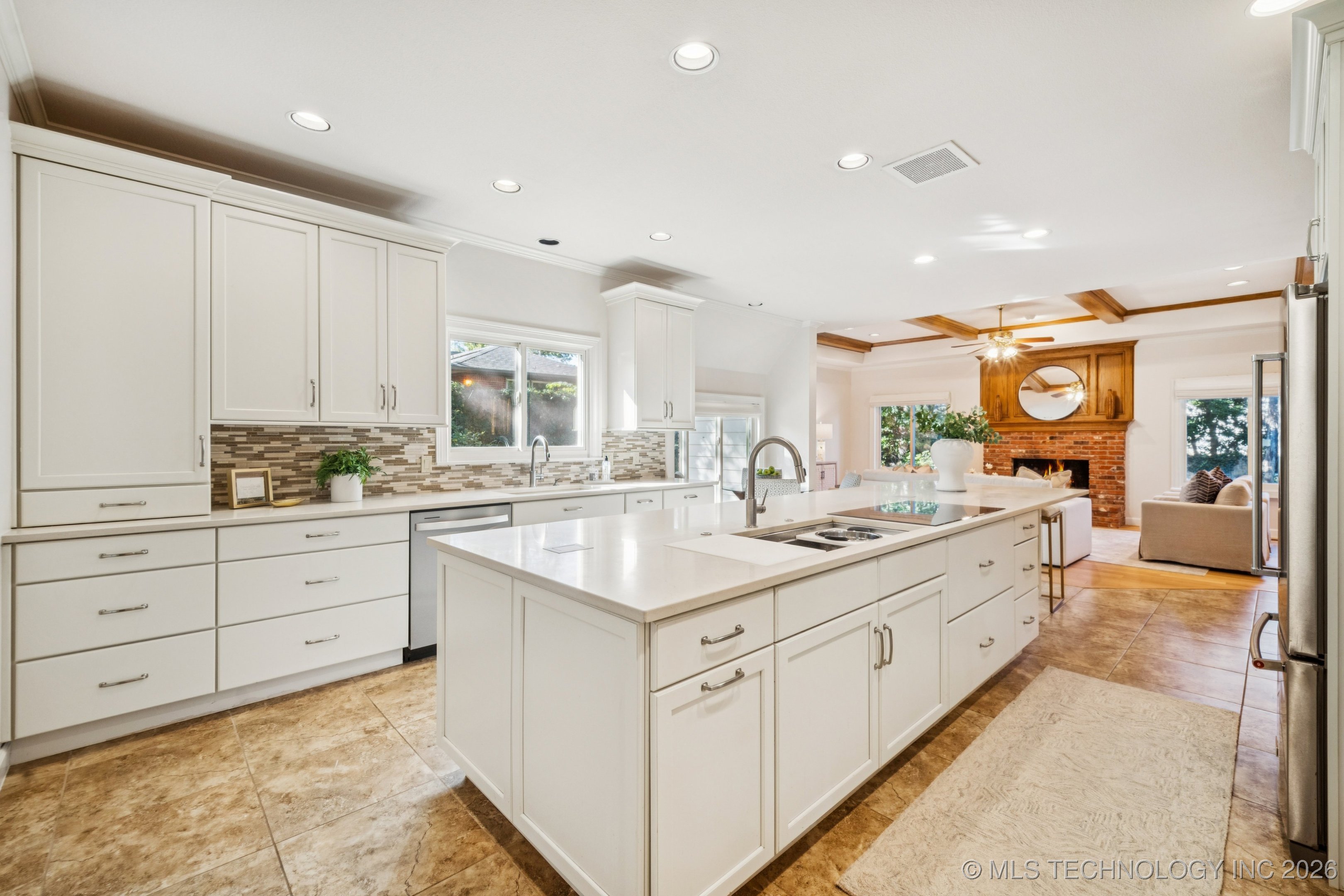 3038 S Utica Avenue Property Photo 9