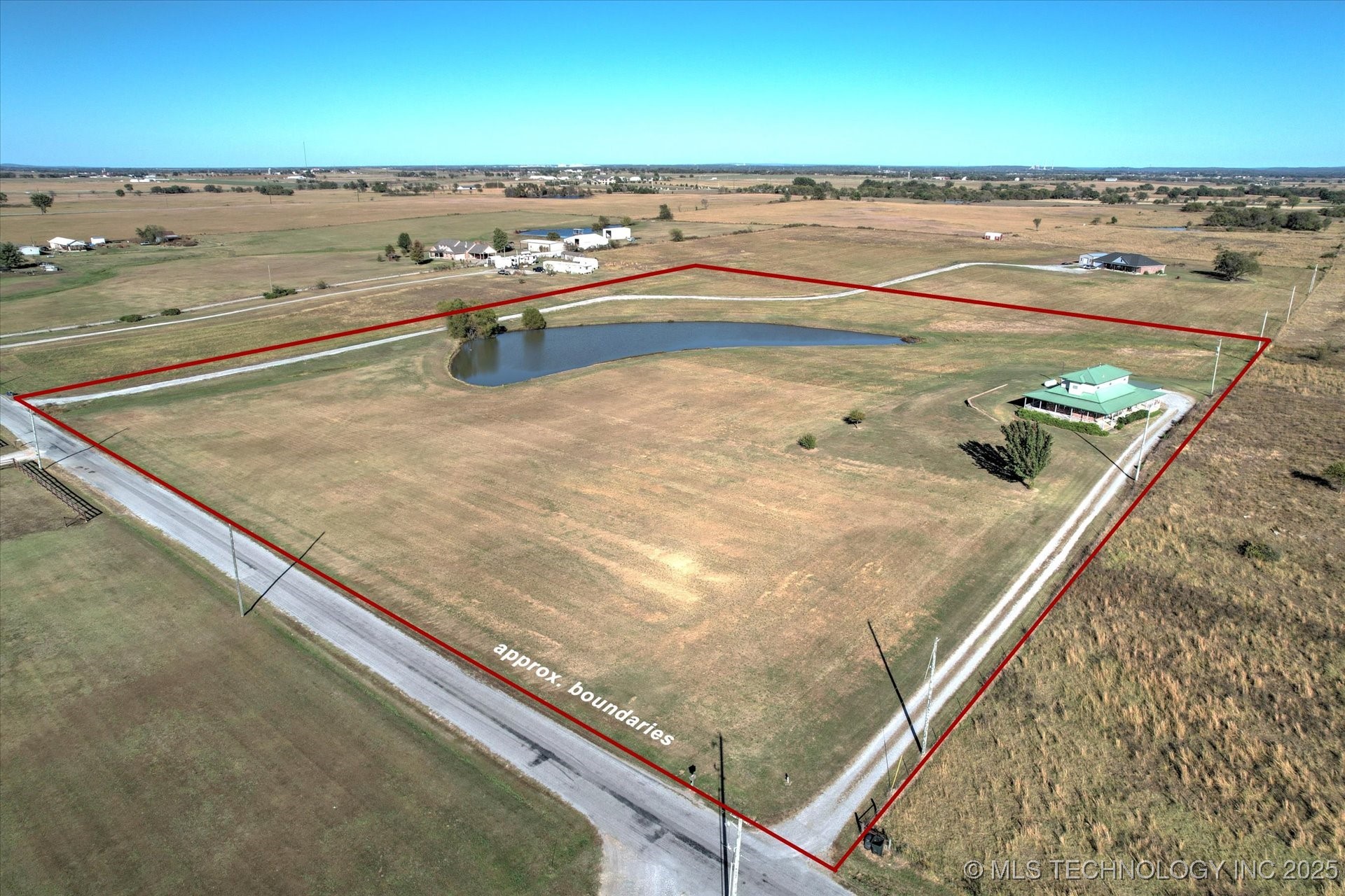 10495 S 426 Road Property Photo 4