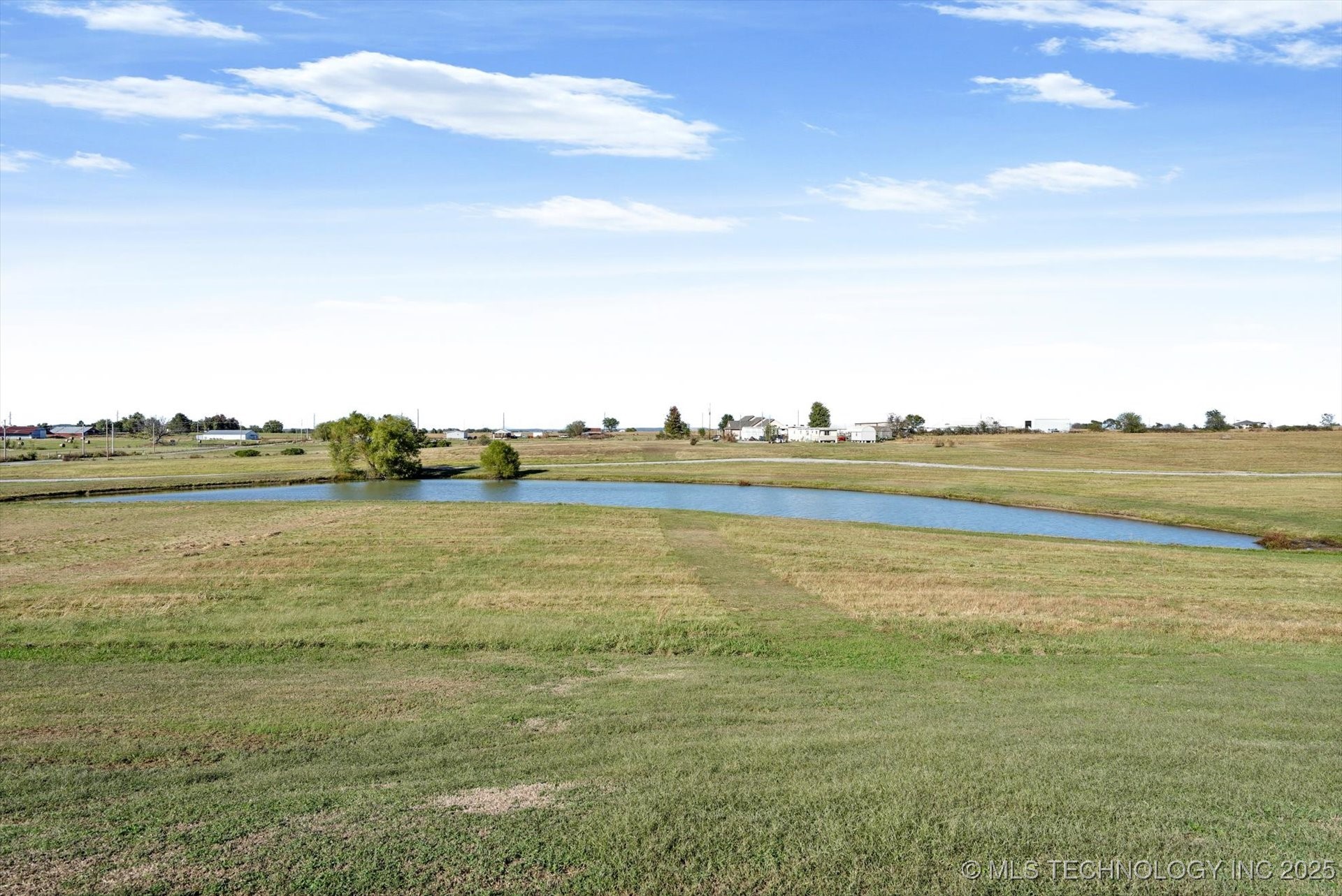 10495 S 426 Road Property Photo 5