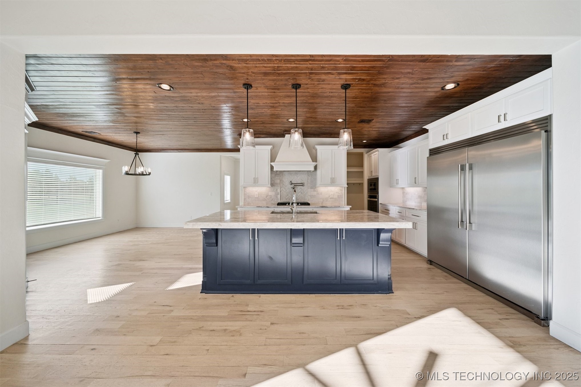 6131 N Creekwood Drive Property Photo 11