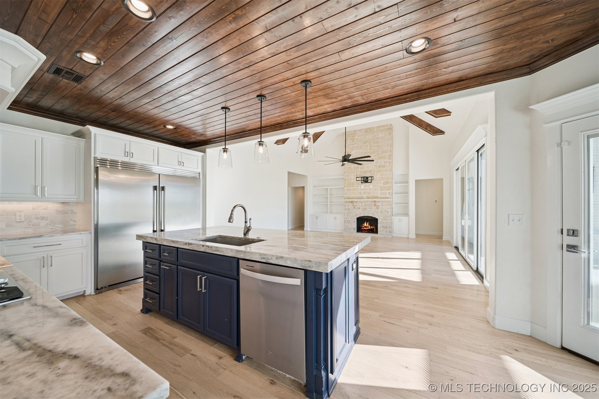 6131 N Creekwood Drive Property Photo 12