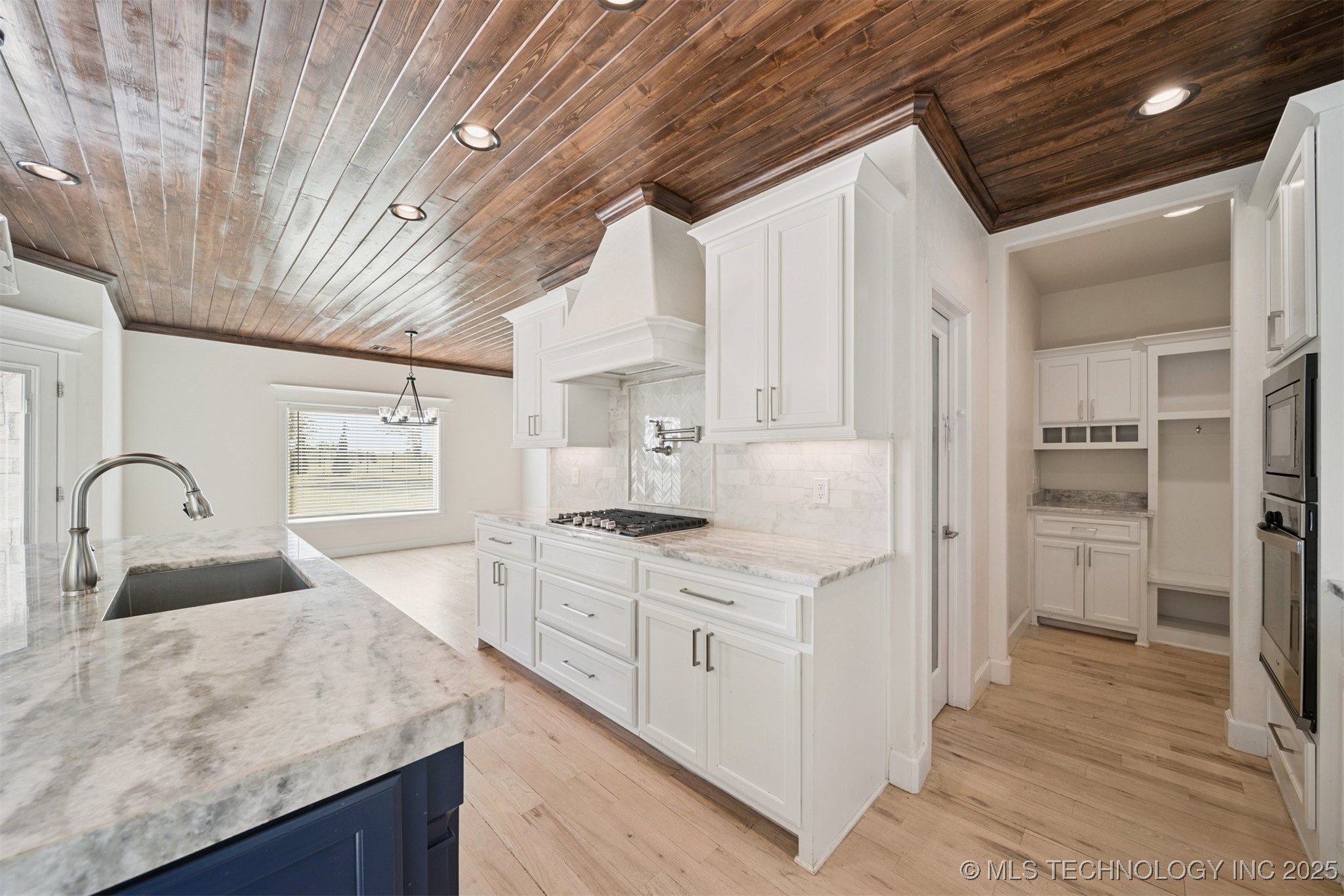 6131 N Creekwood Drive Property Photo 13