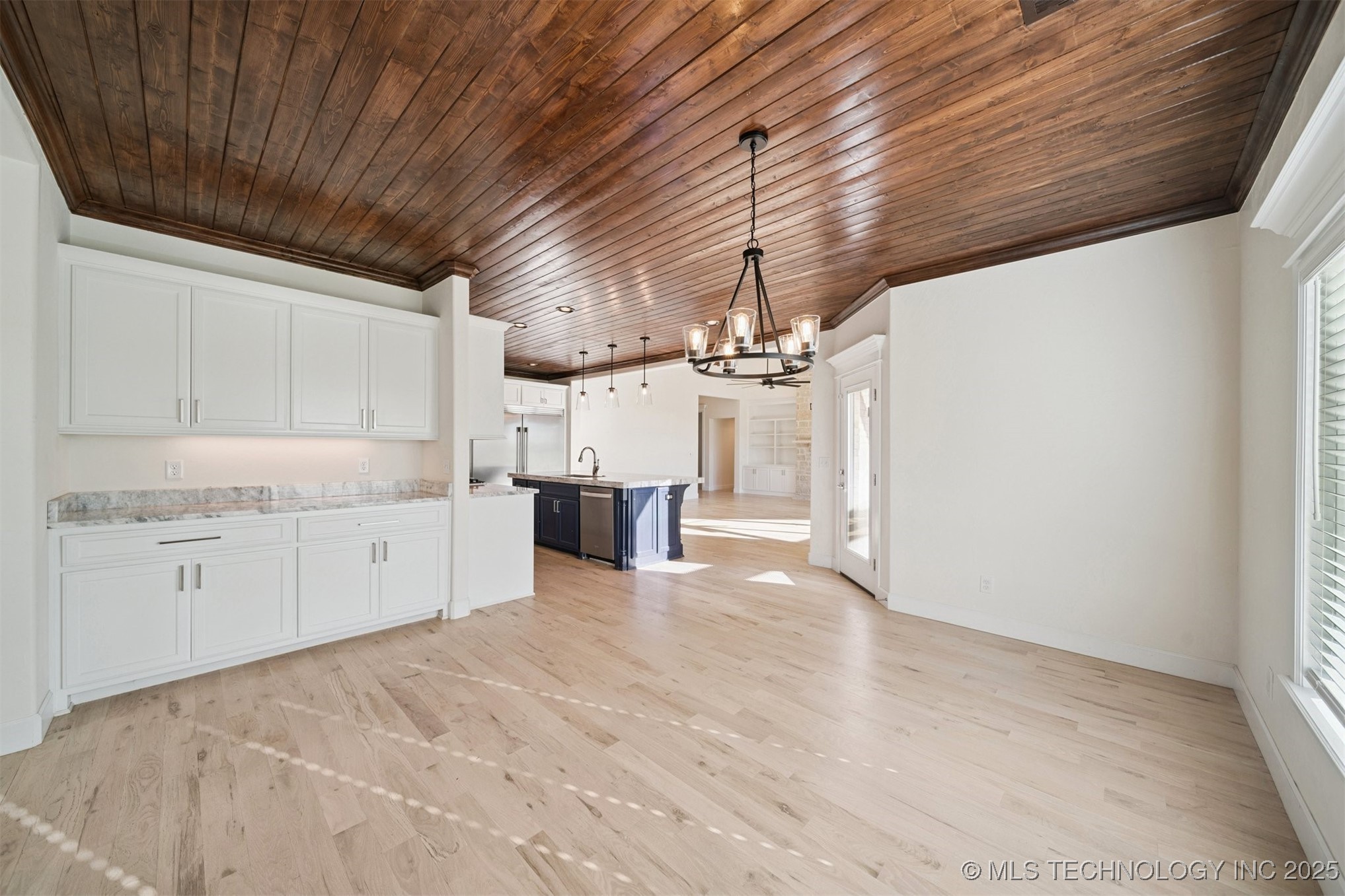 6131 N Creekwood Drive Property Photo 16