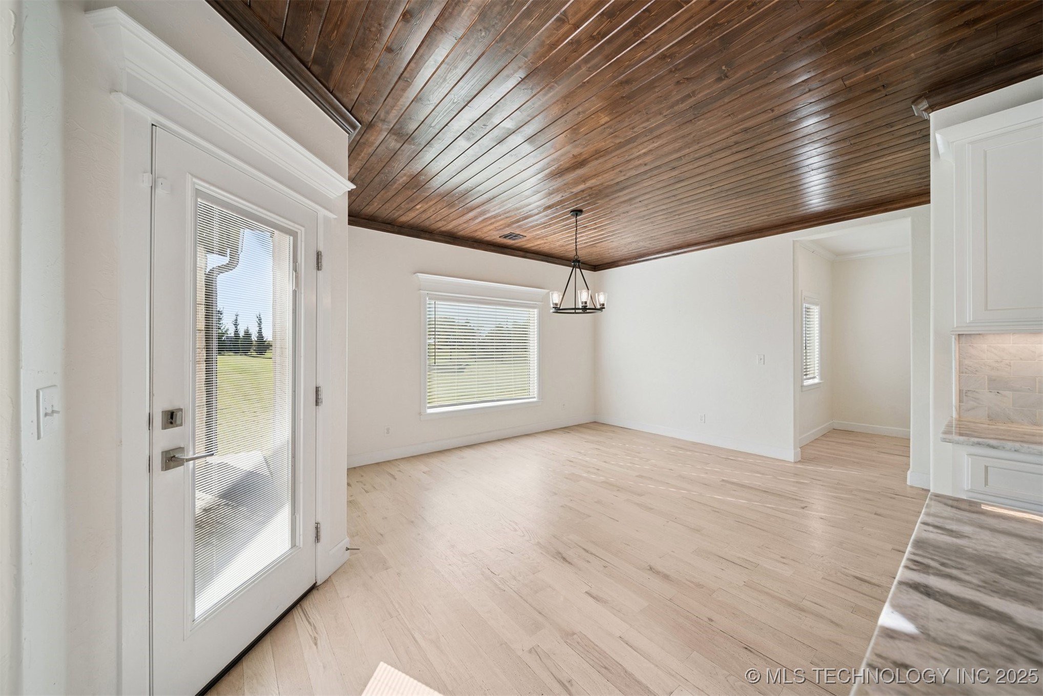 6131 N Creekwood Drive Property Photo 18