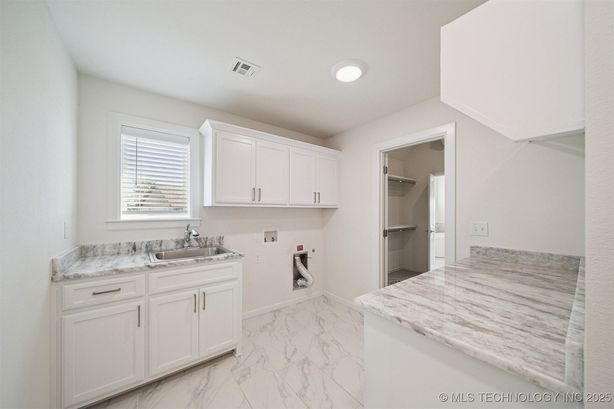 6131 N Creekwood Drive Property Photo 33