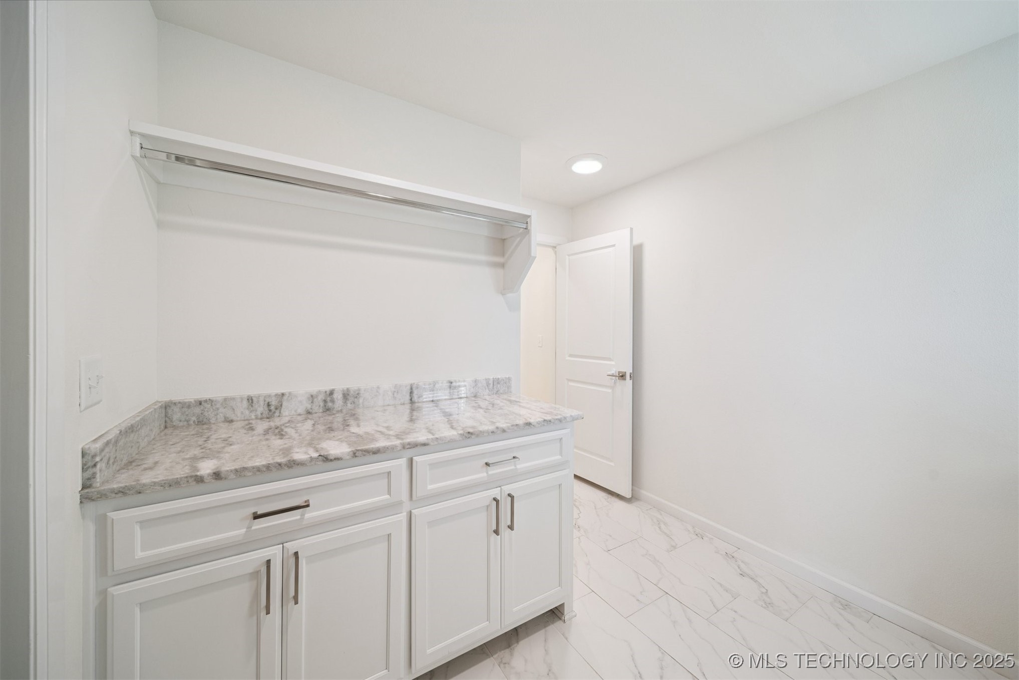 6131 N Creekwood Drive Property Photo 34