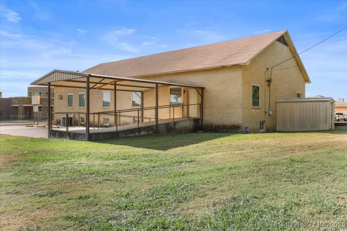 506 S Broadway Street Property Photo 5