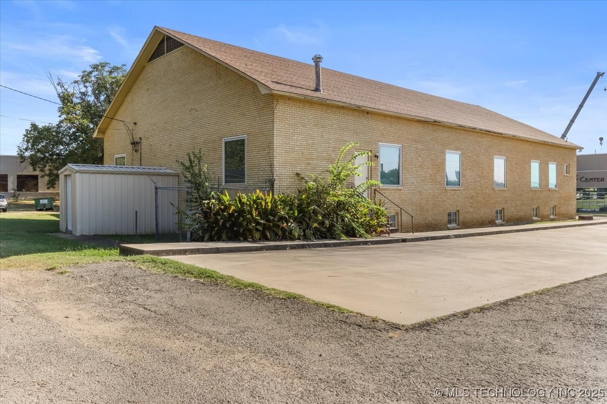 506 S Broadway Street Property Photo 10