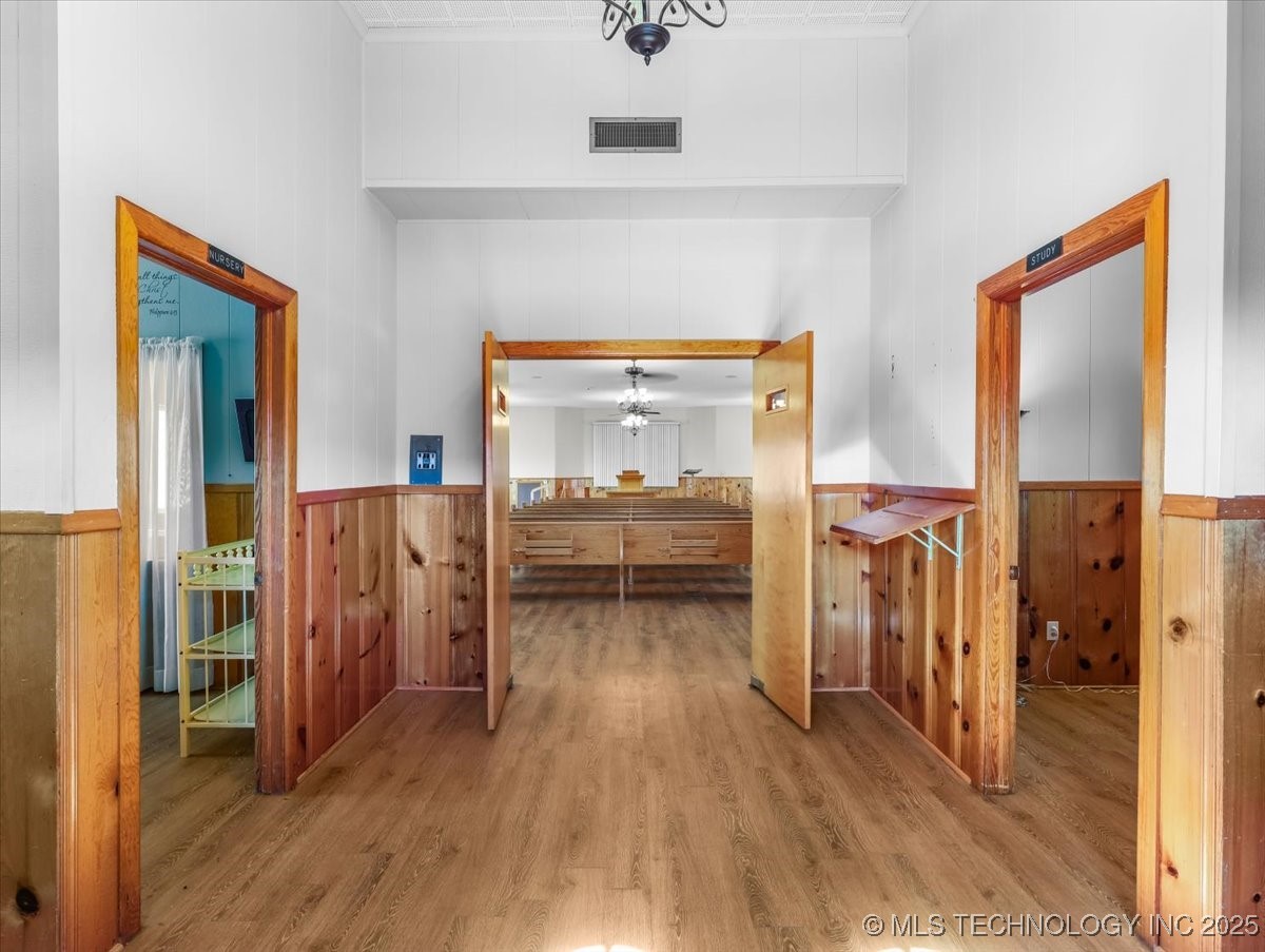 506 S Broadway Street Property Photo 14