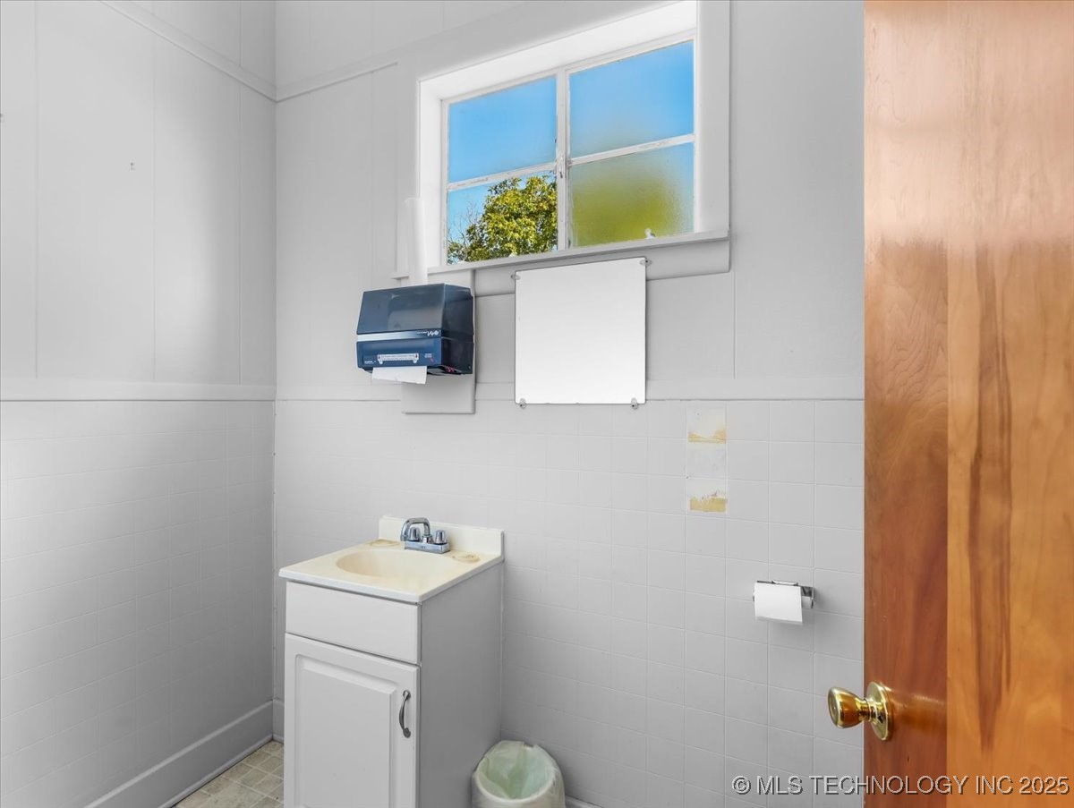 506 S Broadway Street Property Photo 20