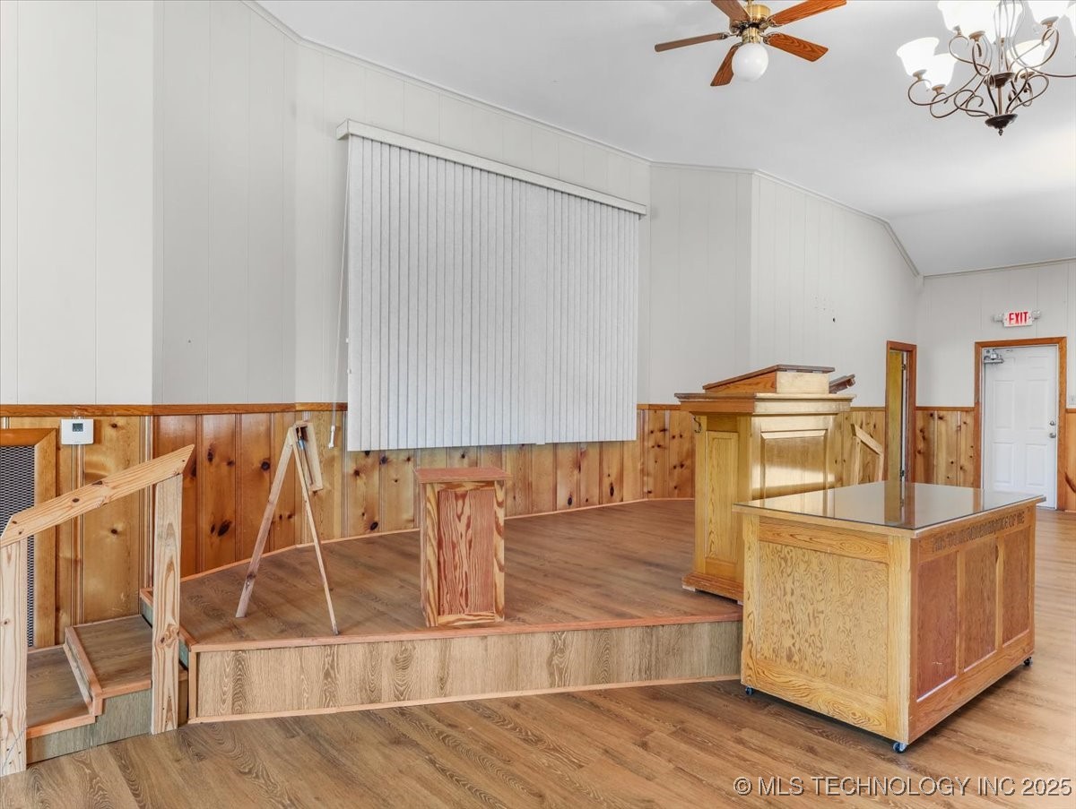 506 S Broadway Street Property Photo 25