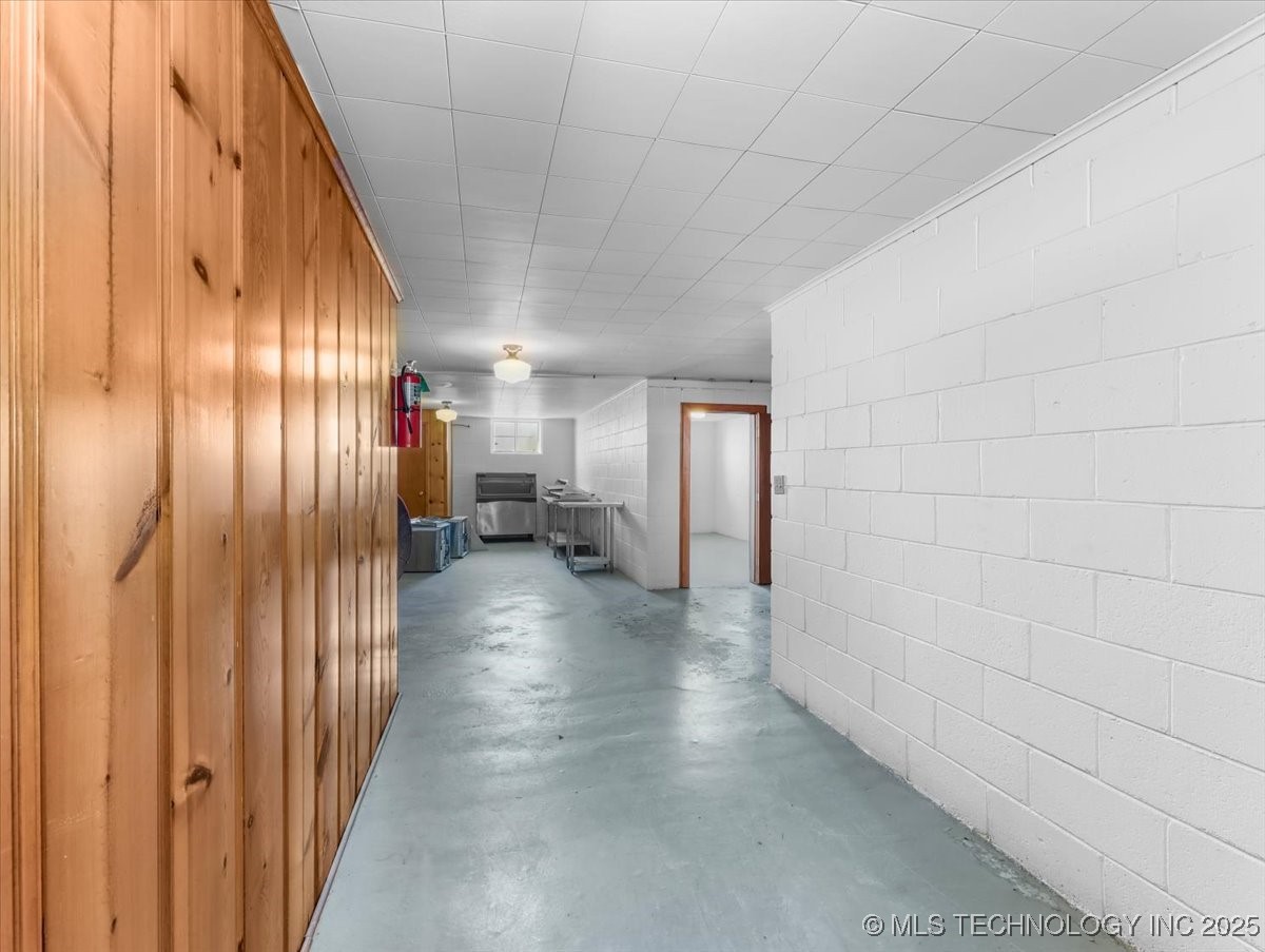 506 S Broadway Street Property Photo 30