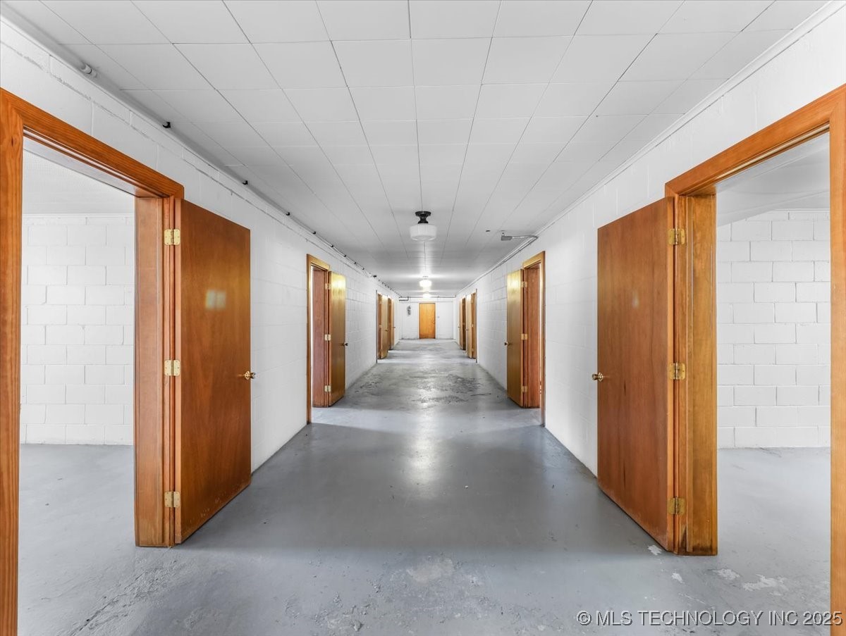 506 S Broadway Street Property Photo 32