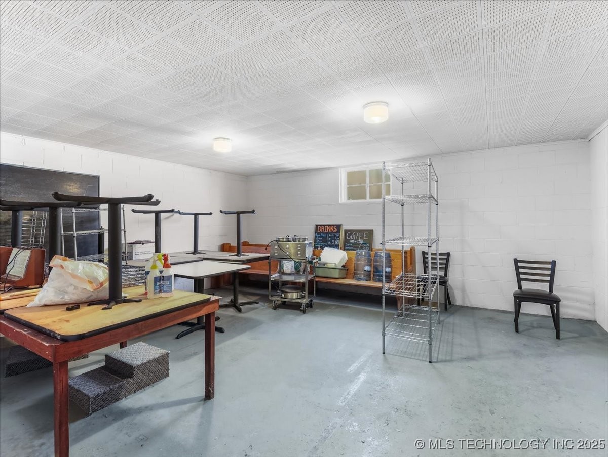 506 S Broadway Street Property Photo 39