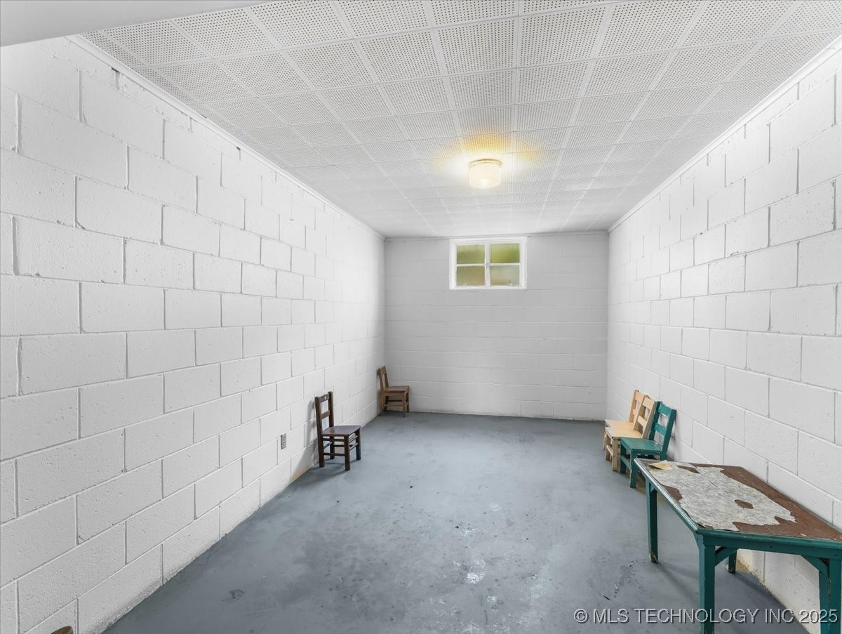 506 S Broadway Street Property Photo 40