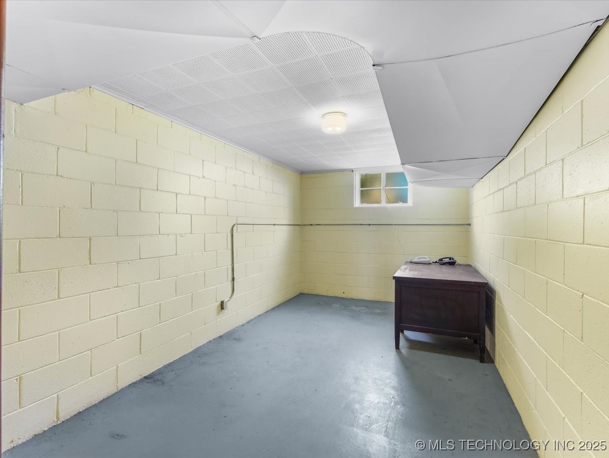 506 S Broadway Street Property Photo 42