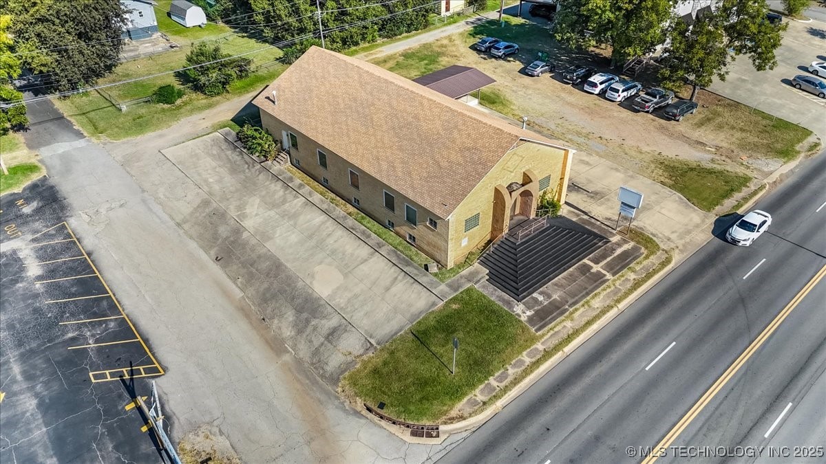 506 S Broadway Street Property Photo 45