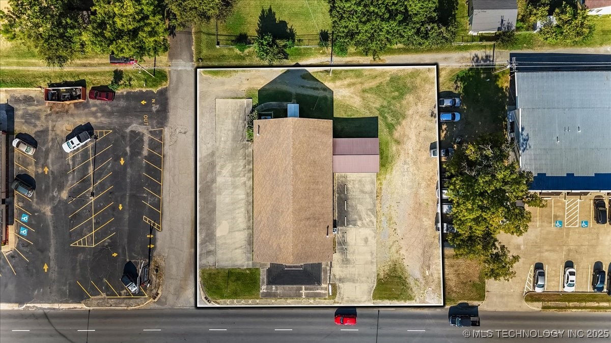 506 S Broadway Street Property Photo 56