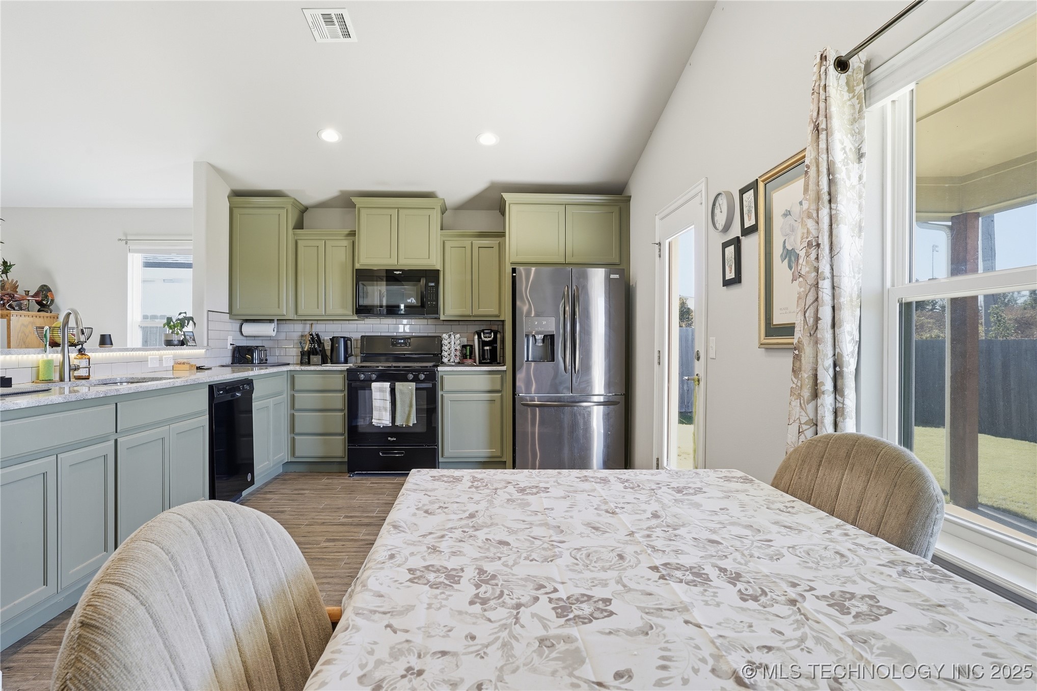 738 W 54th Street S Property Photo 16