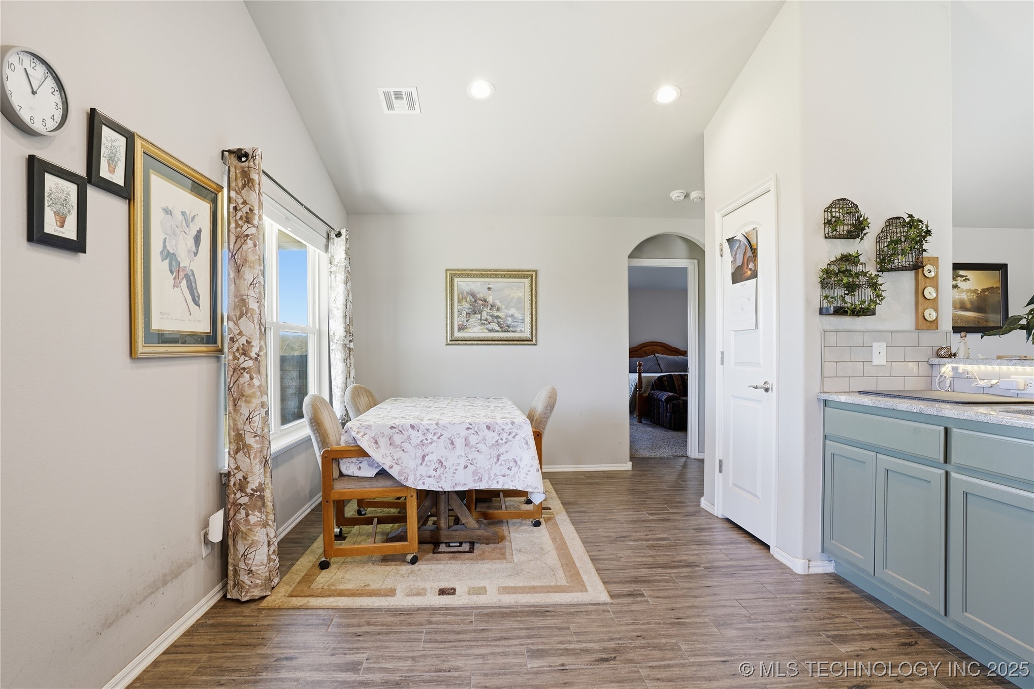 738 W 54th Street S Property Photo 17