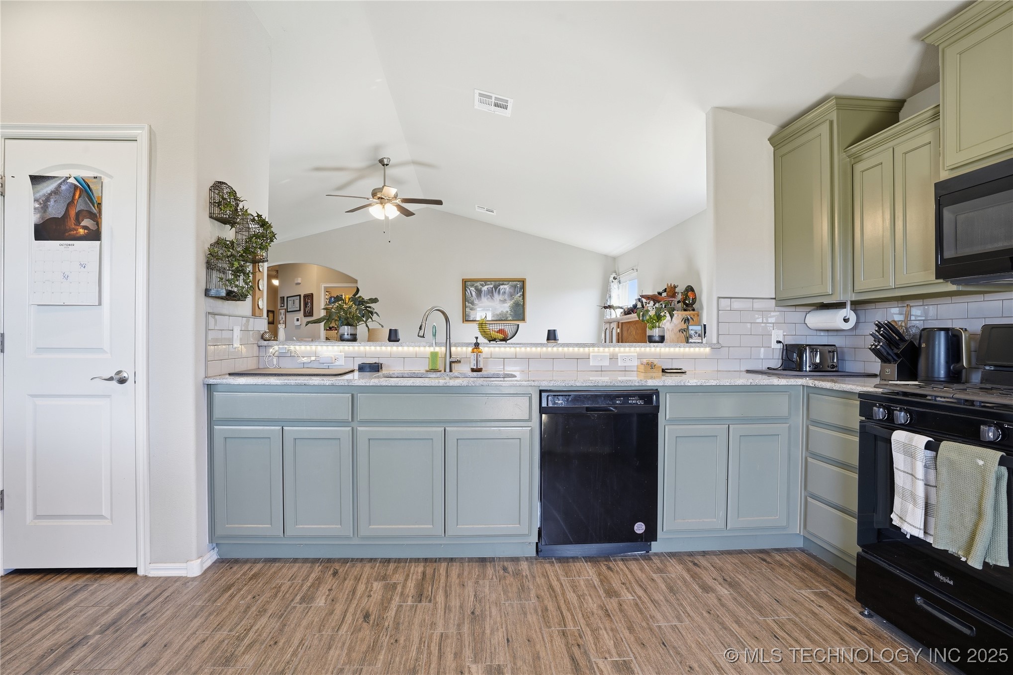 738 W 54th Street S Property Photo 18