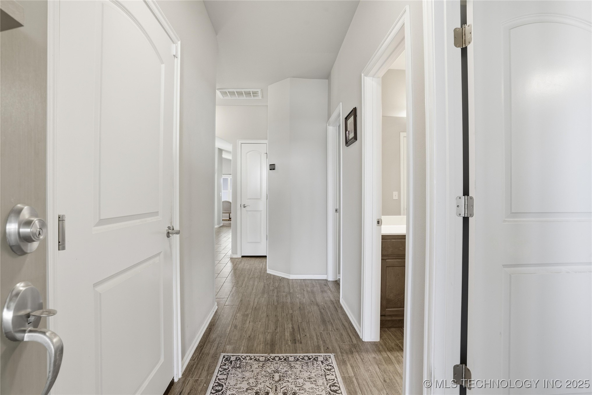 738 W 54th Street S Property Photo 19