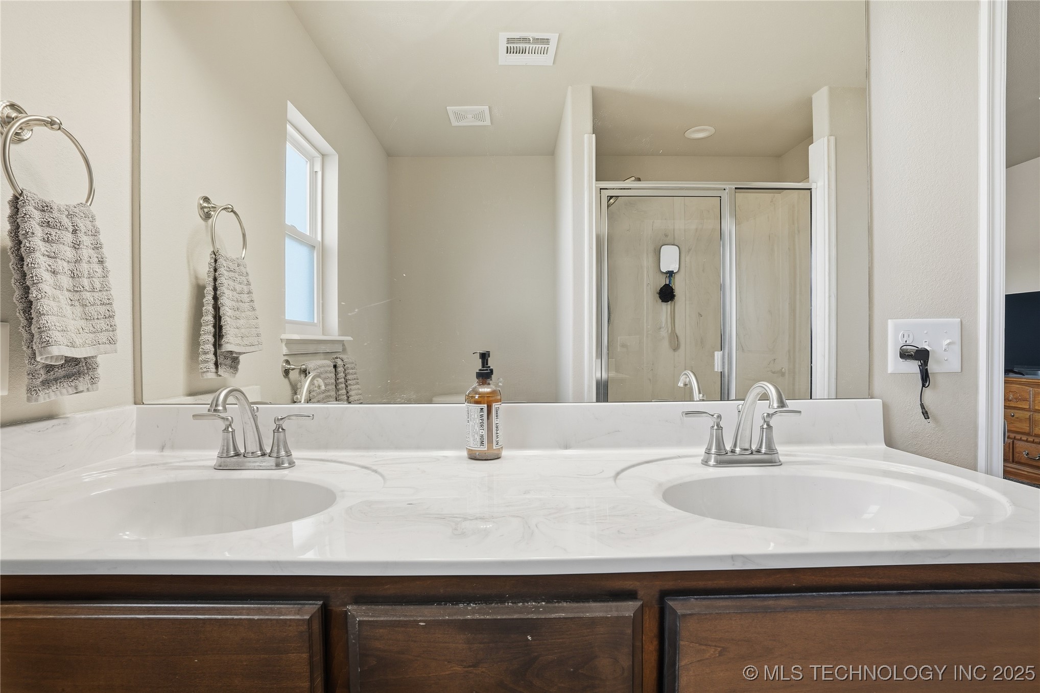 738 W 54th Street S Property Photo 27