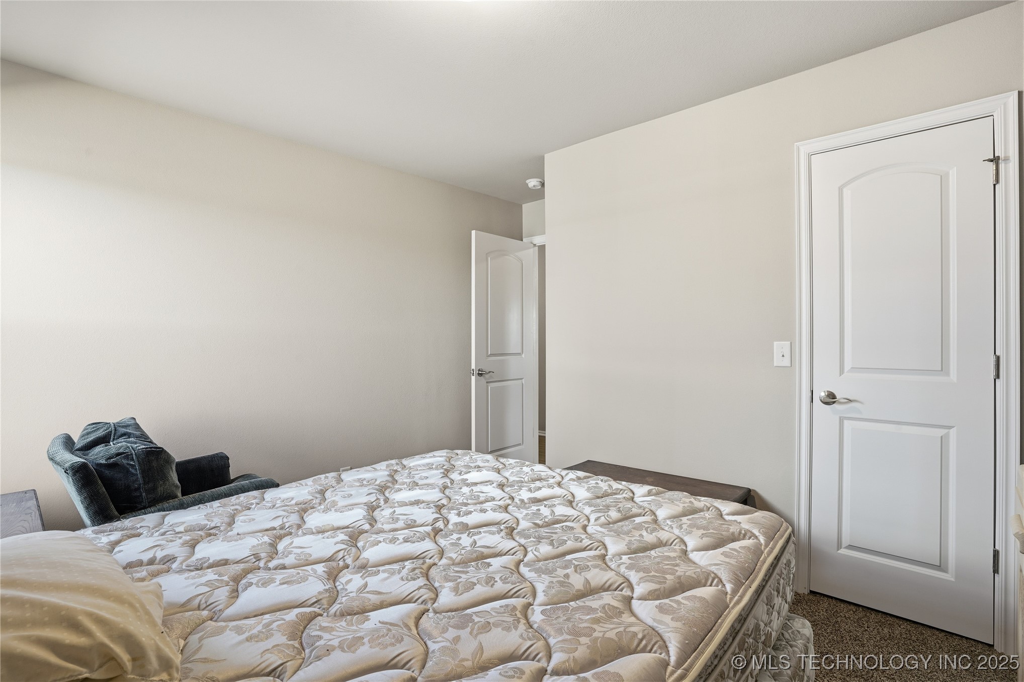 738 W 54th Street S Property Photo 32