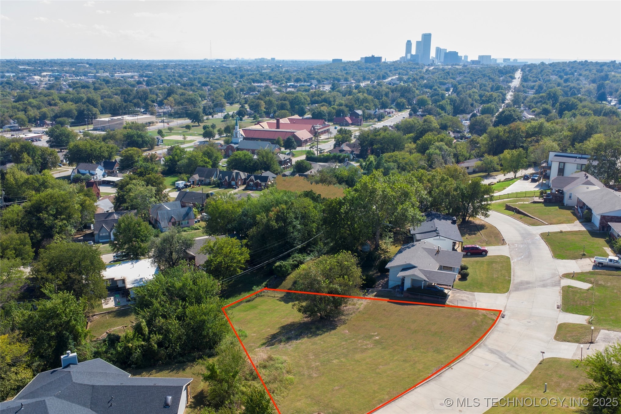 2225 N Main Street Property Photo 1