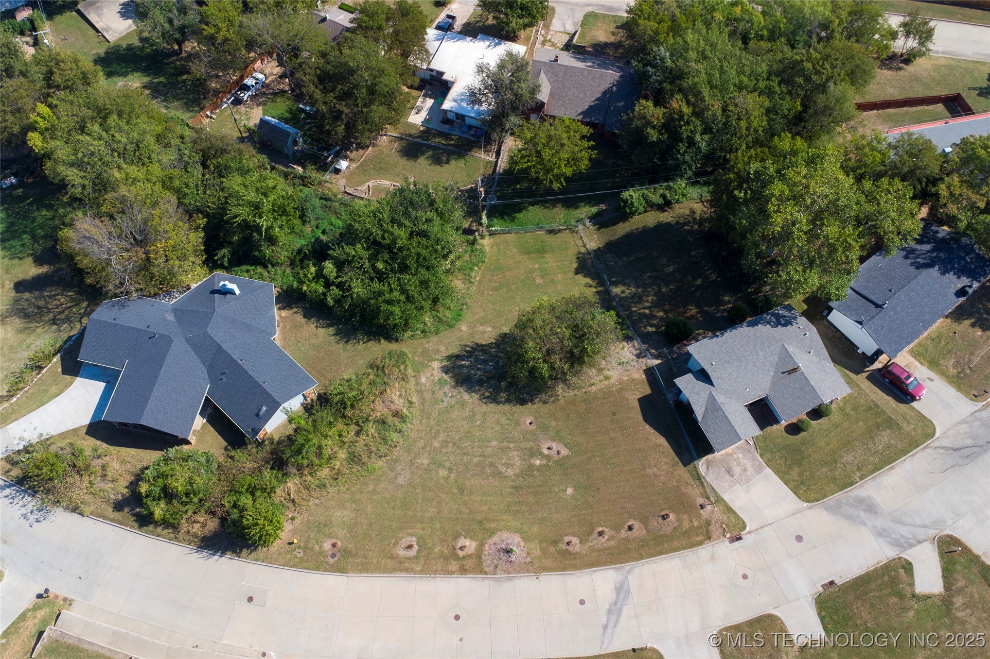 2225 N Main Street Property Photo 4