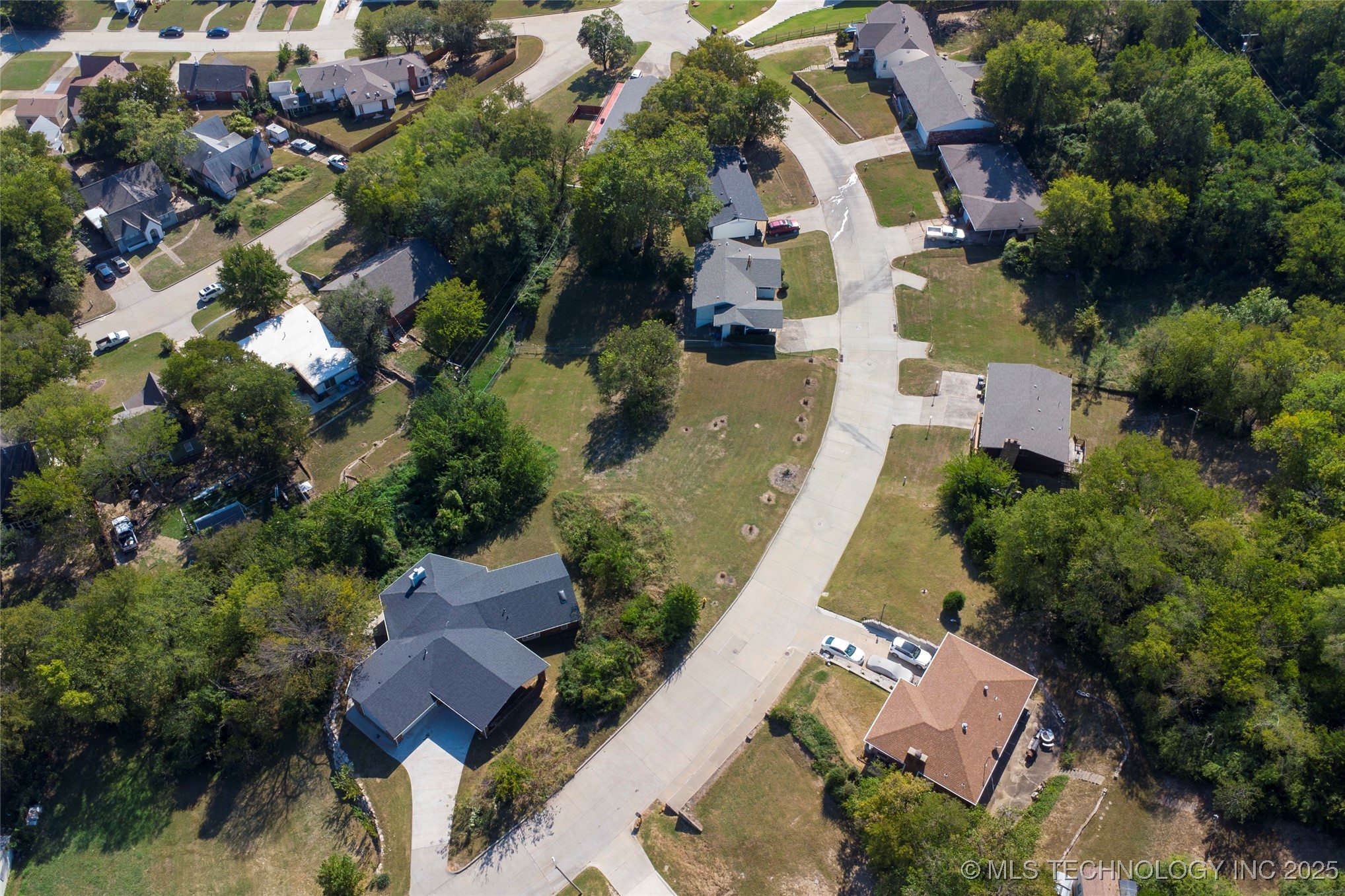 2225 N Main Street Property Photo 6