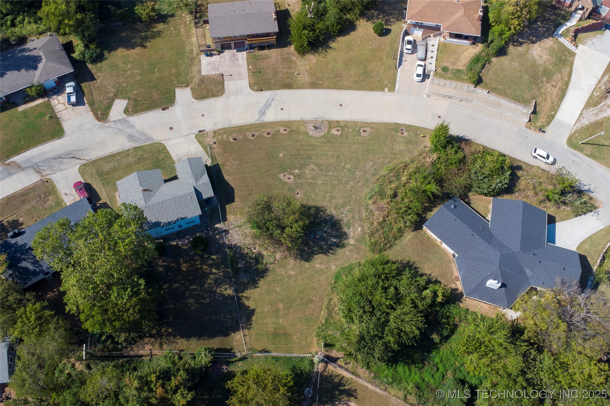 2225 N Main Street Property Photo 7