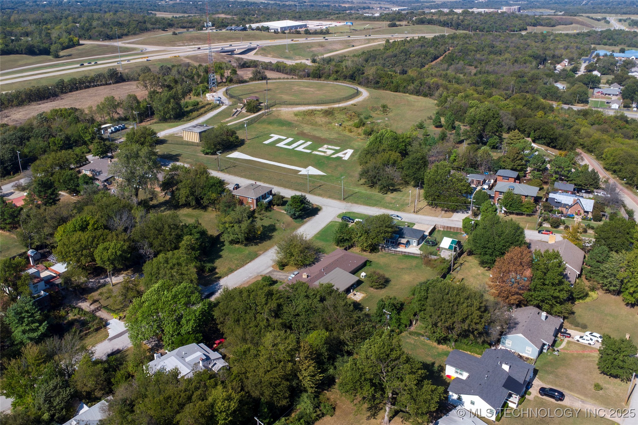 2225 N Main Street Property Photo 10