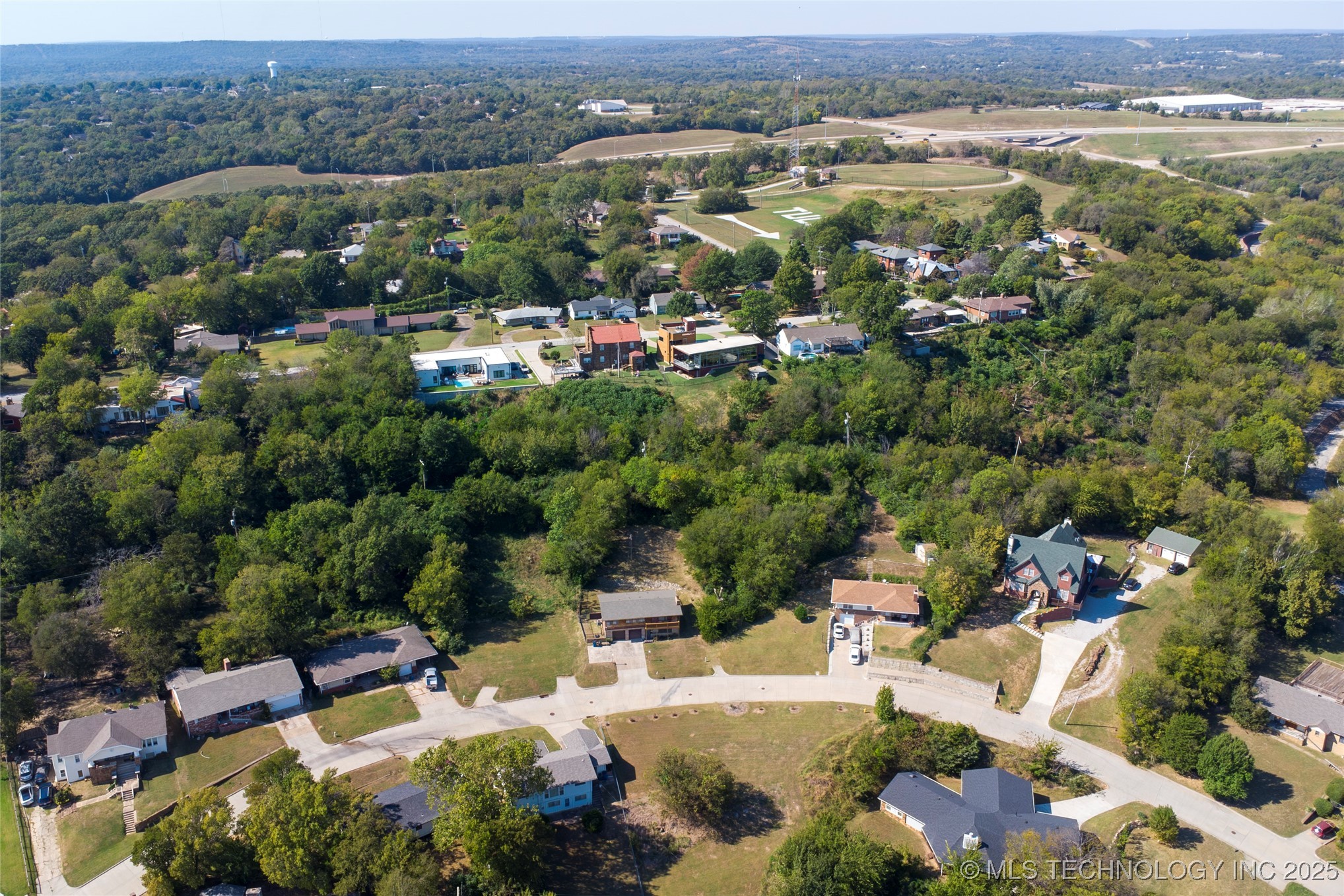 2225 N Main Street Property Photo 15